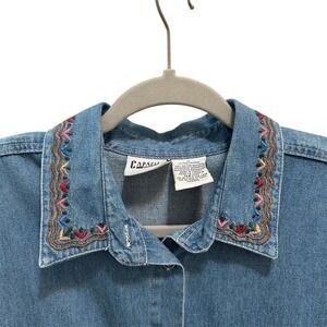 VTG Y2K Capacity Woman Denim Shirt Blue Embroidered Collar Pockets Cottagecore